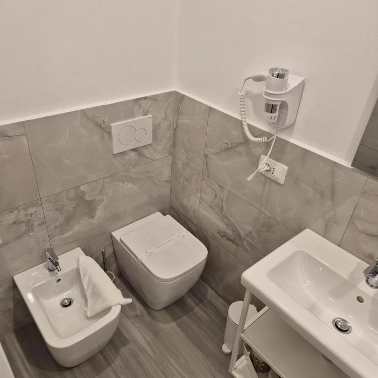 Annita's Rooms - Camera Matrimoniale con Bagno Privato - 5