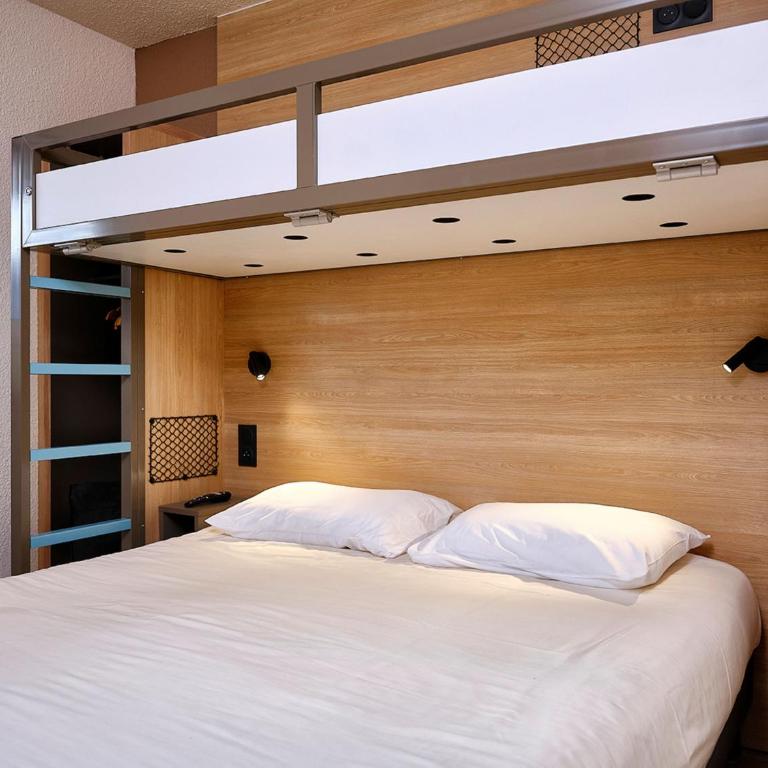 Premiere Classe Annecy Cran-Gevrier RÉNOVÉ EN 2025 - Chambre Triple - 11