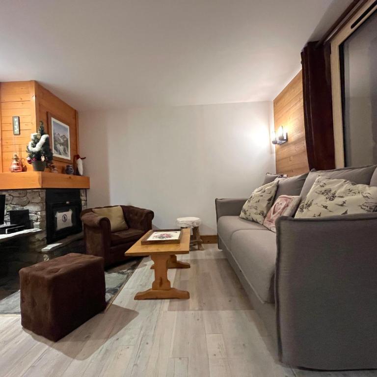 Chalet - Apt 5pax au pied des pistes - parking - skiroom - cheminée - balcons - Appartement 1 Chambre - Non-Fumeurs - 17