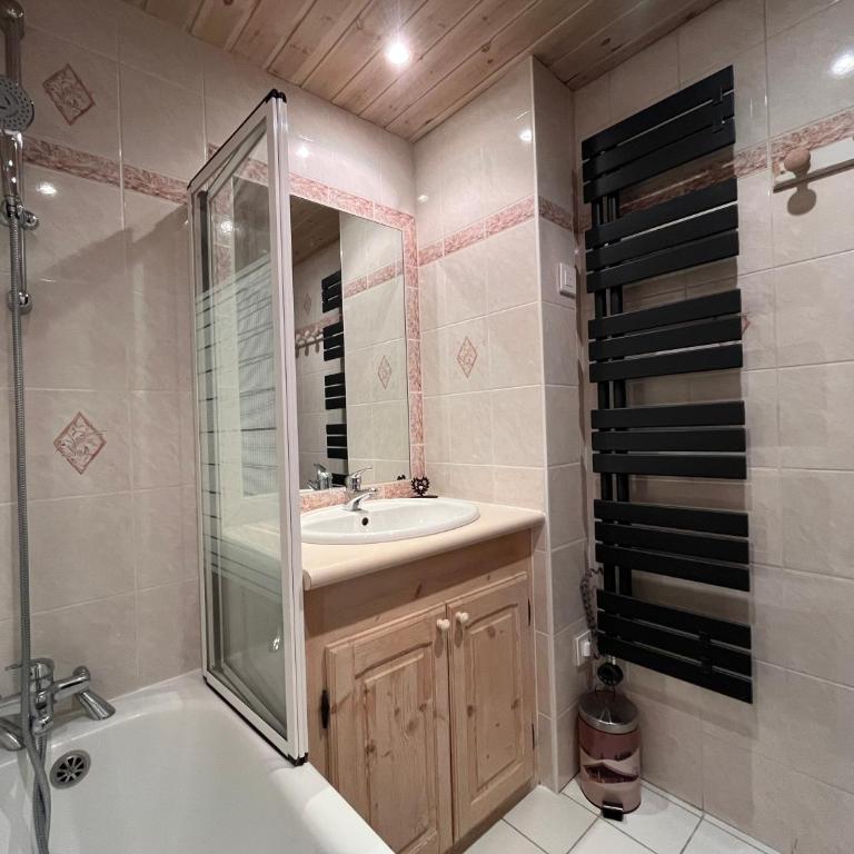 Chalet - Apt 5pax au pied des pistes - parking - skiroom - cheminée - balcons - Appartement 1 Chambre - Non-Fumeurs - 19
