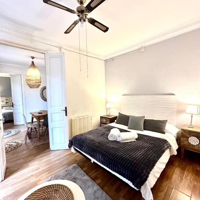 Big and Bright Apartment BCN - Apartamento - 24