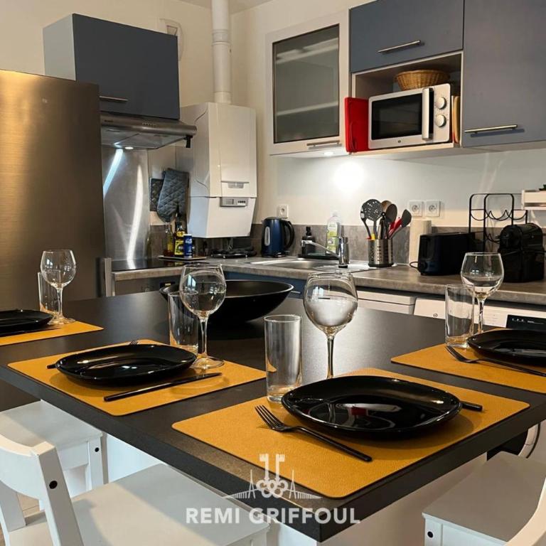 Les 4 éléments 4 Balcony Elevator & Private Parking Sleeps 4 - Appartement - 2