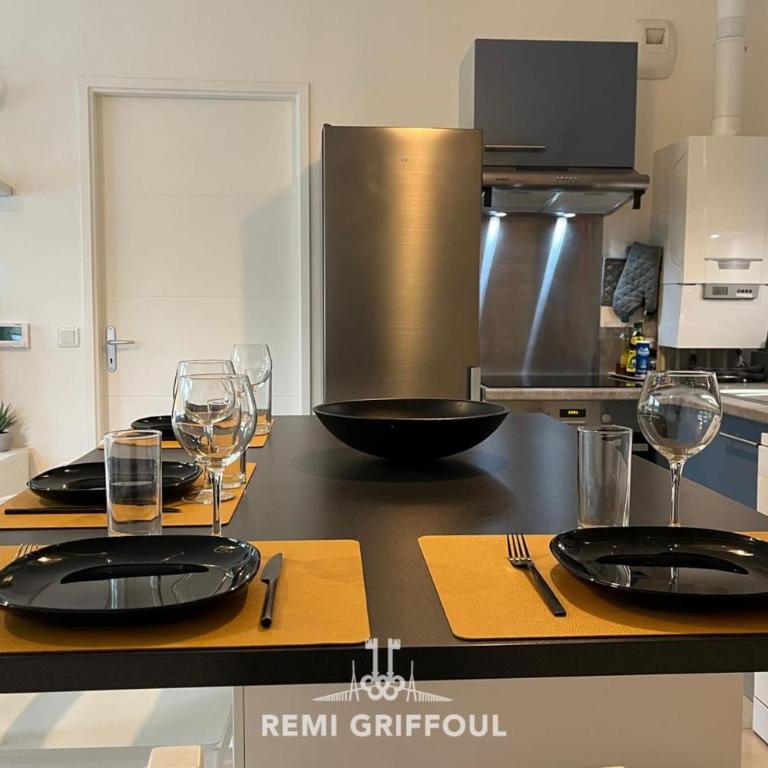 Les 4 éléments 4 Balcony Elevator & Private Parking Sleeps 4 - Appartement - 12