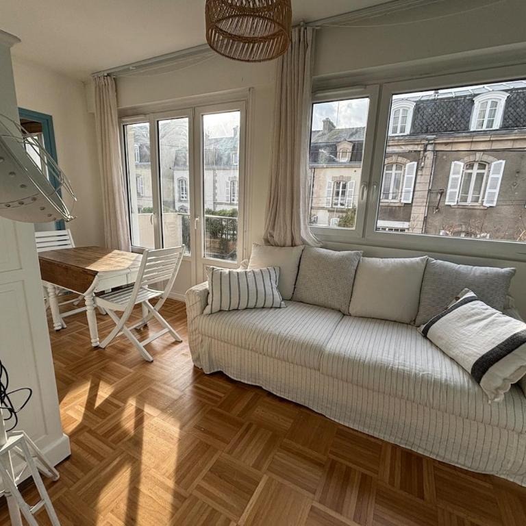 AK -Studio Cosy 5 min from Centre de Vannes - Appartement 2 Chambres - 24