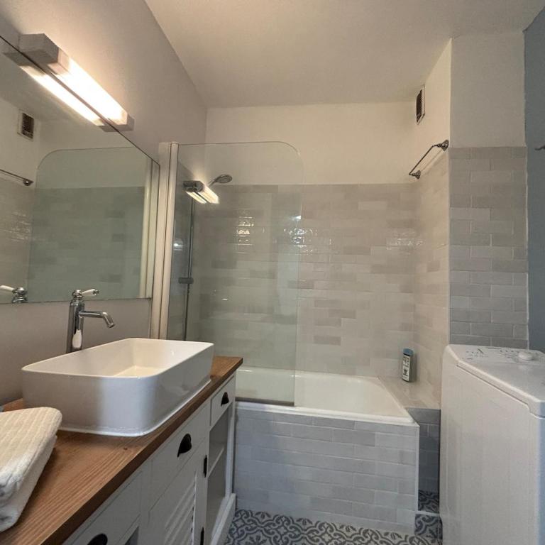 AK -Studio Cosy 5 min from Centre de Vannes - Appartement 2 Chambres - 30