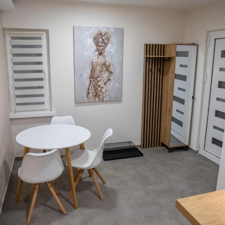 The Old Courtyard - Apartman - 4