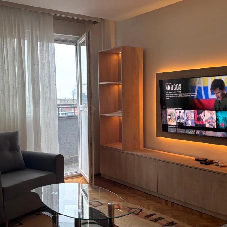 Charming Vracar Apartment near Saint Sava Temple - Apartman sa 2 Spavaće Sobe - 1