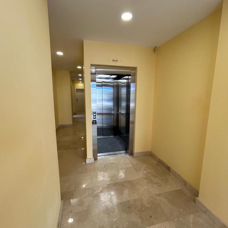 Apartamentos Turisticos Aeropuerto Barajas - Estudio con 1 cama grande - 4