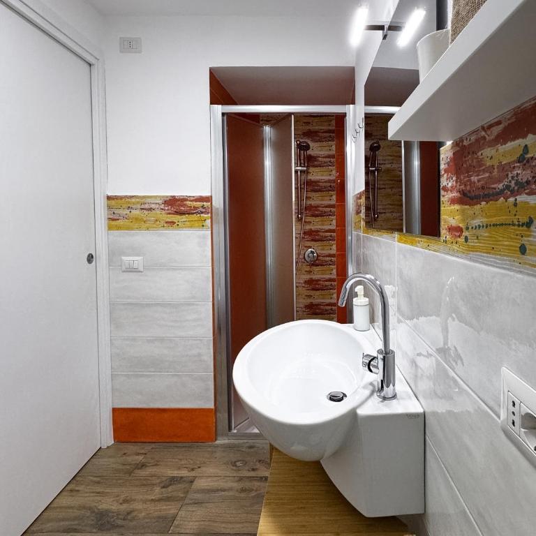 I Quartieri Di Spaccanapoli B&B - Camera King - 15