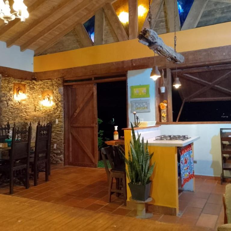 Alojamiento Cabaña El Peñol, cerca Piedra, Guatapé - Casa de 2 dormitorios - 25