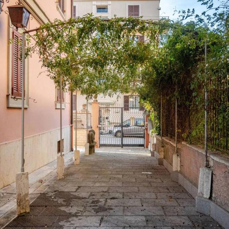 Parcheggio Privato - Villa Liberty Roma Centro - Appartamento con 2 Camere da Letto - 5