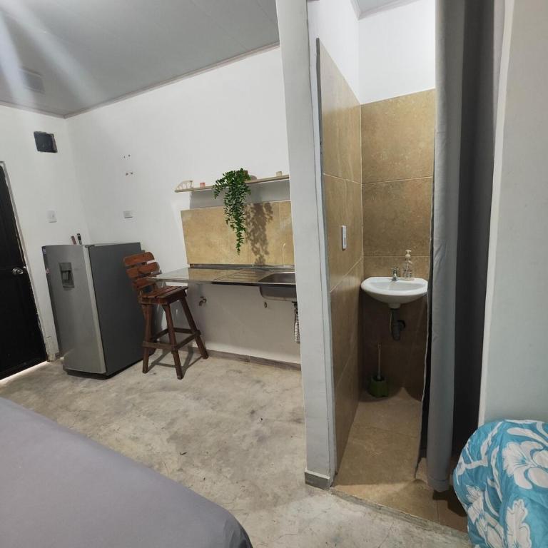 Apto studio Prado wiffi y Air conditioning - One-Bedroom Apartment - 2