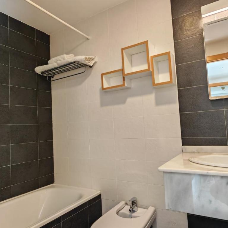 Slyline planta 34 increilbles vistas al mar - Two-Bedroom Apartment - 50