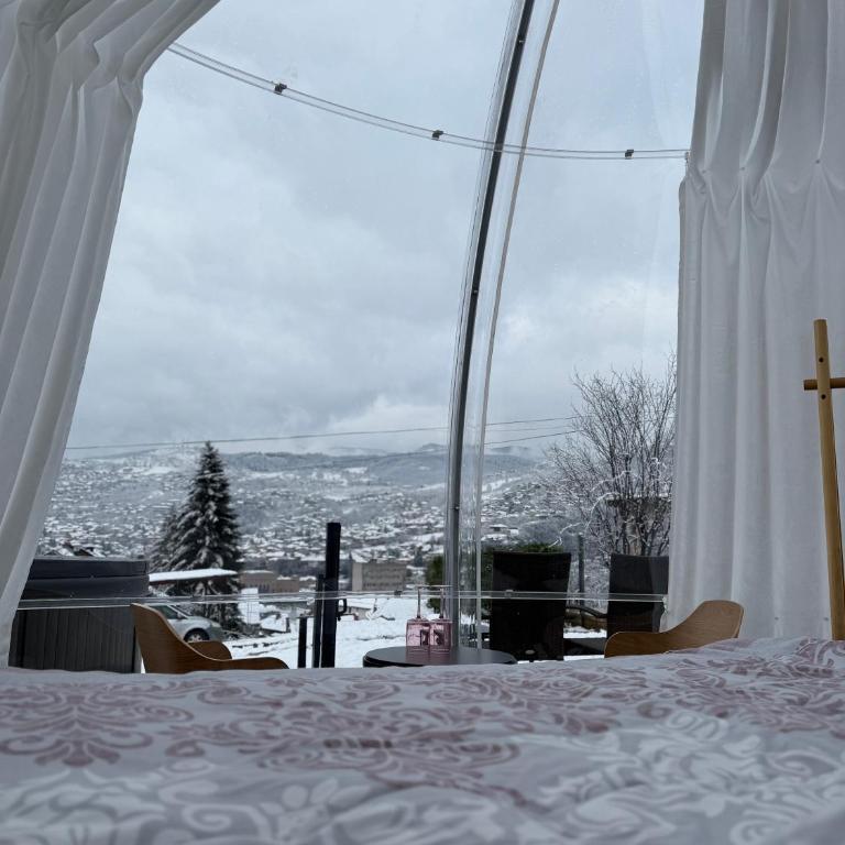 Igloo glamping dome Sarajevo - Deluxe One-Bedroom Apartment with City View - 20