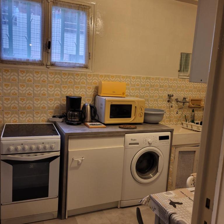 2 pieces pour 4 personnes proche tram - Two-Bedroom Apartment - 4
