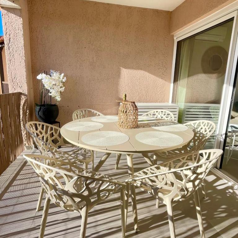 Proche St Tropez refait à neuf bord de plage et piscine - One-Bedroom Apartment - 5