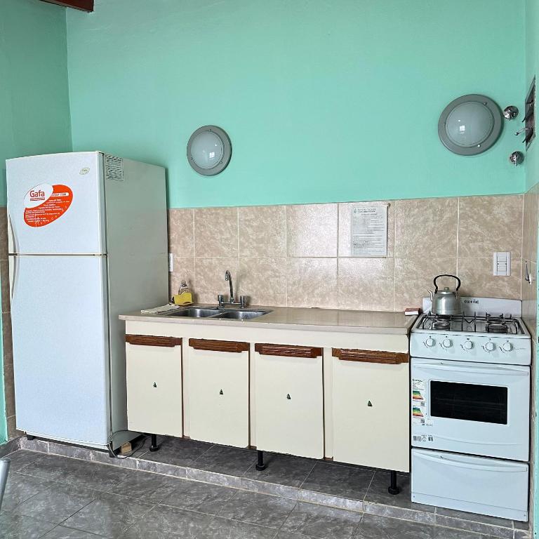 Hosteria Los 2 Pinos - Estudio Familiar - 4