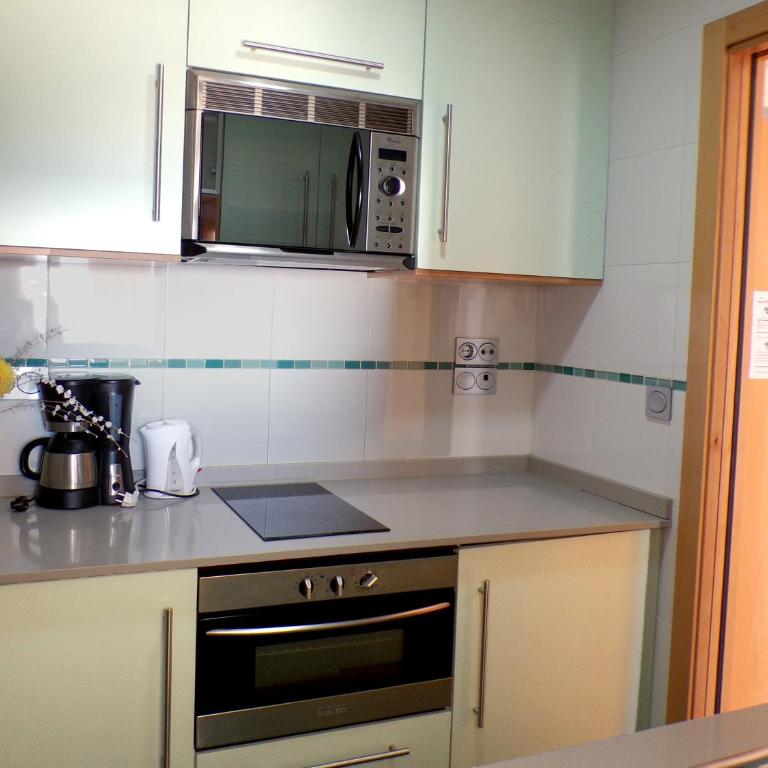 Apartamento con jacuzzi, sauna, gimnasio y piscina enfrente del mar - One-Bedroom Apartment - 15