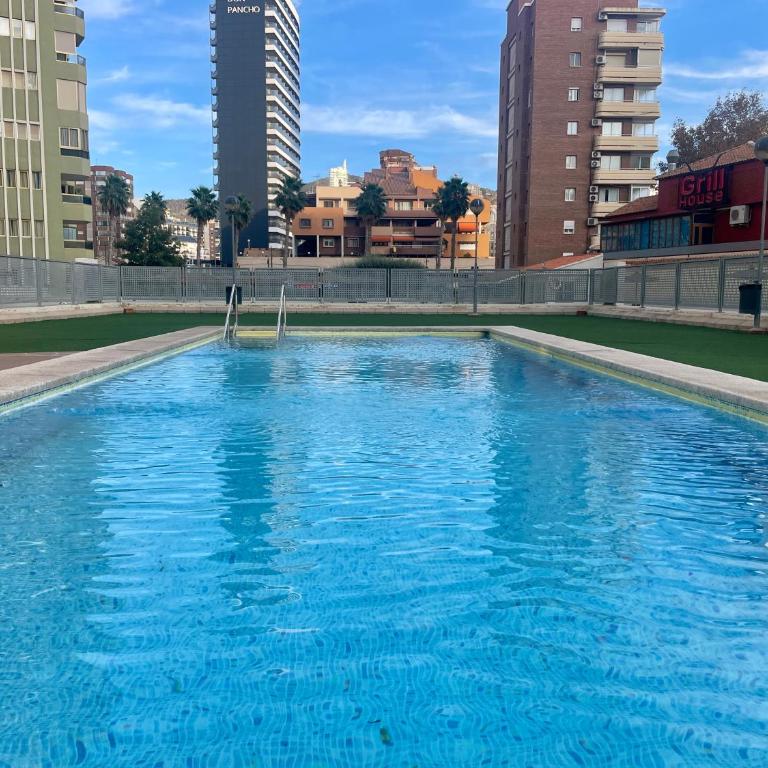 Apartamento con jacuzzi, sauna, gimnasio y piscina enfrente del mar - One-Bedroom Apartment - 4
