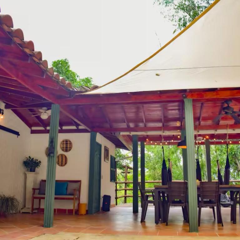 Espectacular finca Familiar en sopetran Antioquia - Casa de 6 dormitorios - 2