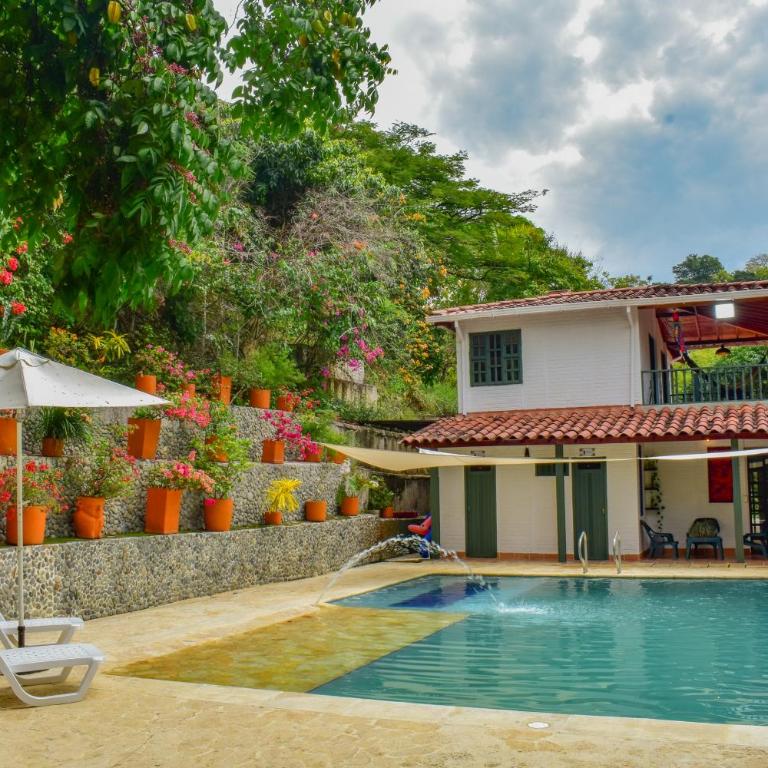 Espectacular finca Familiar en sopetran Antioquia - Casa de 6 dormitorios - 11