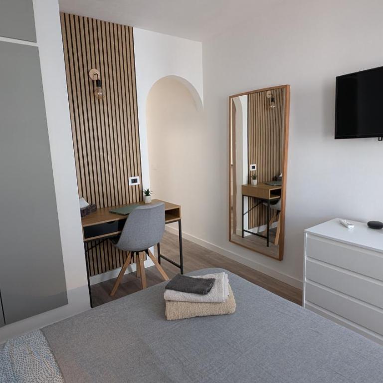 Cosy Bungalow with Terrace & Jacuzzi - One-Bedroom House - 18