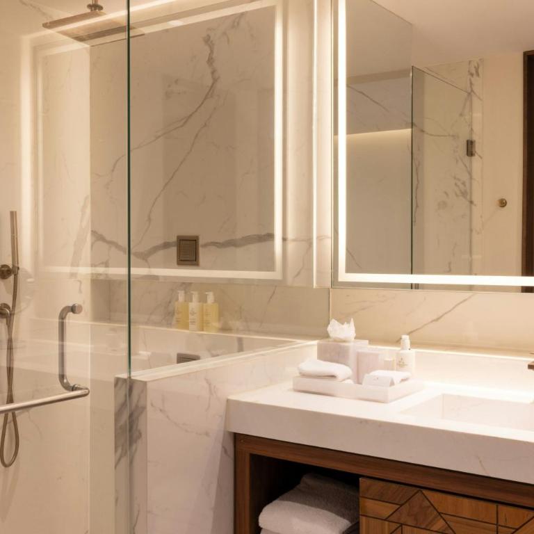 JW Marriott Hotel Guadalajara - Habitación Deluxe con vistas a la ciudad - 1 cama extragrande - 5