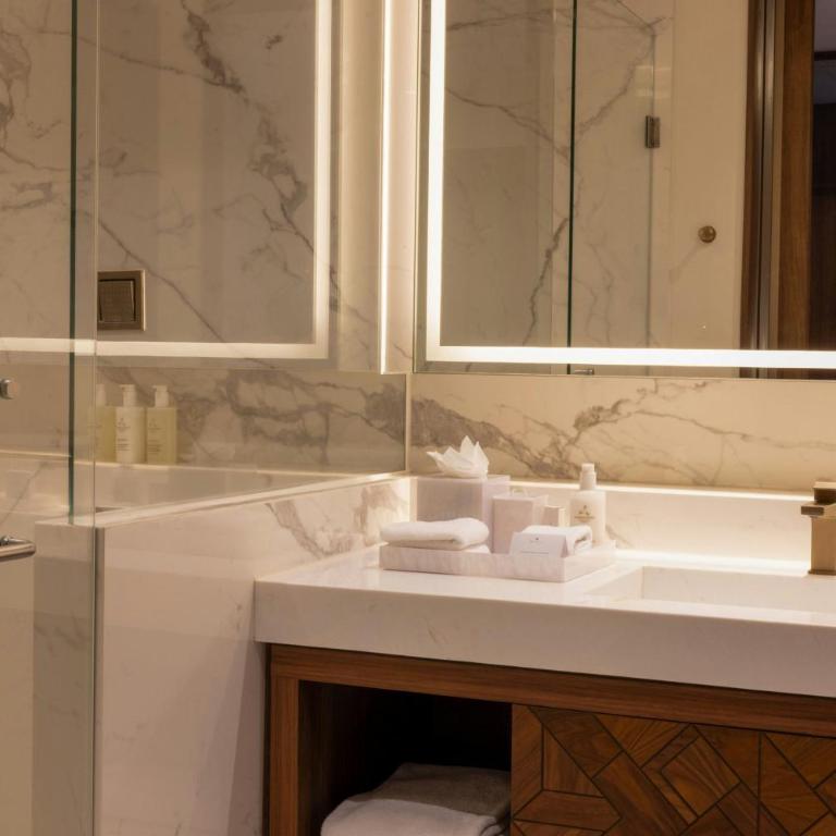 JW Marriott Hotel Guadalajara - Habitación Deluxe con 2 camas grandes y vistas a la ciudad - 7