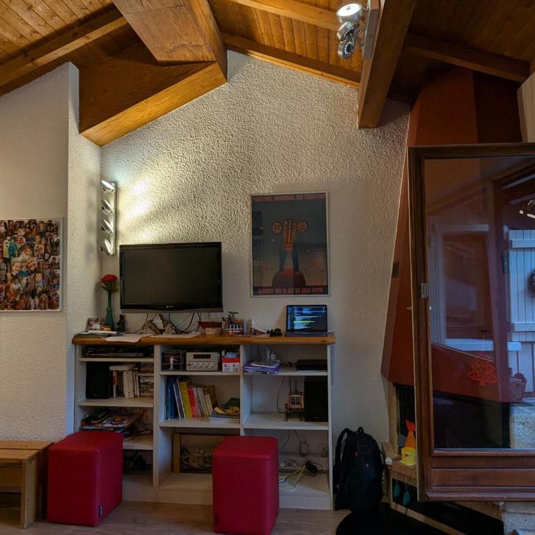 Appartement au cœur du village pour 6 pers., terrasse, WiFi, parking, skis - FR-1-459-237 - Apartamento - 2