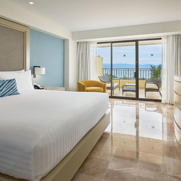 Marriott Puerto Vallarta Resort & Spa - Suite Ambassador más amplia de 1 dormitorio con vistas al mar - 1 cama extragrande - 1