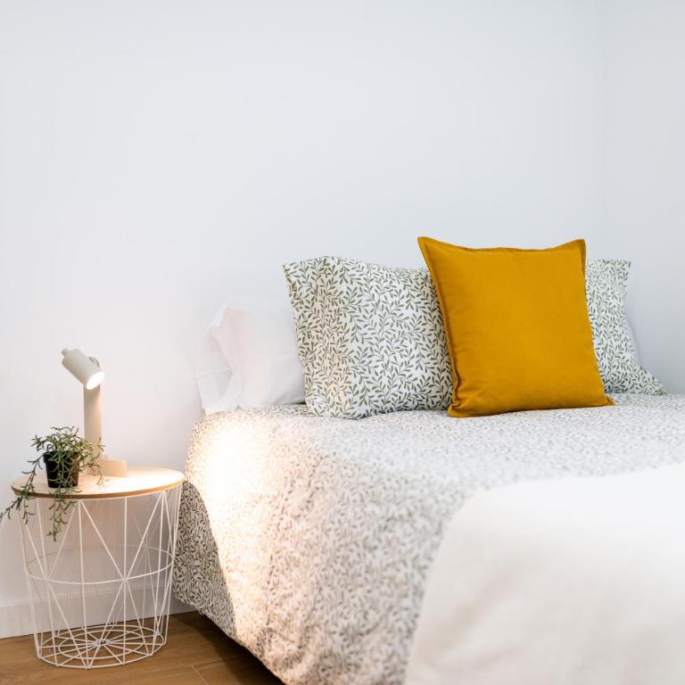 Centro y Confort Junto a Corte Inglés - Three-Bedroom Apartment - 26