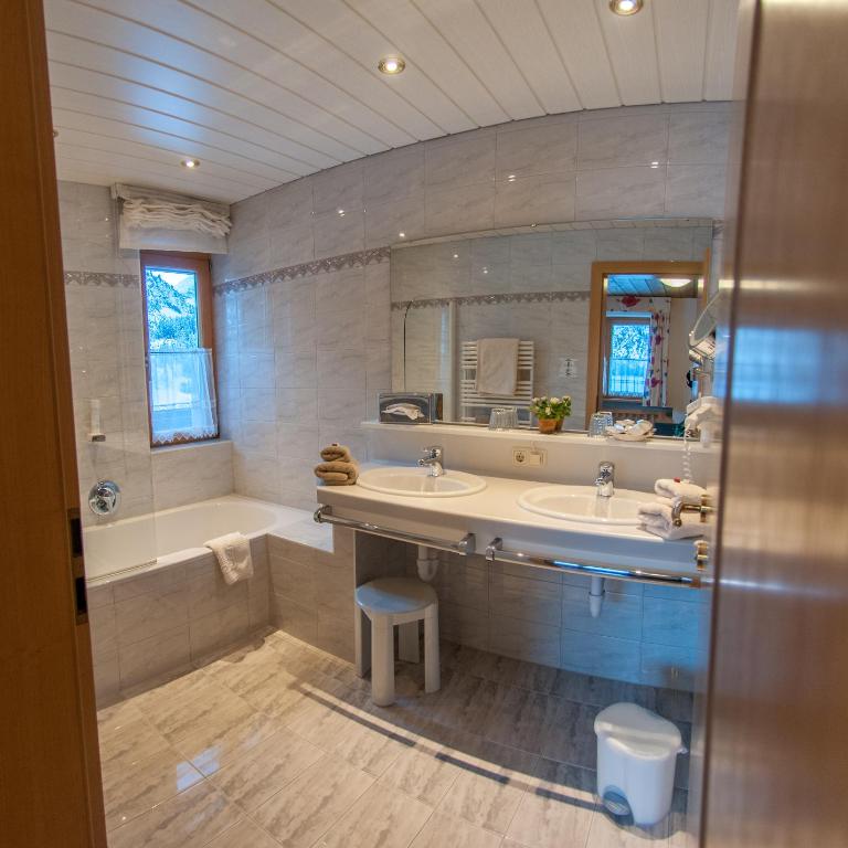 Pension Alwin - Superior Dreibettzimmer - 10