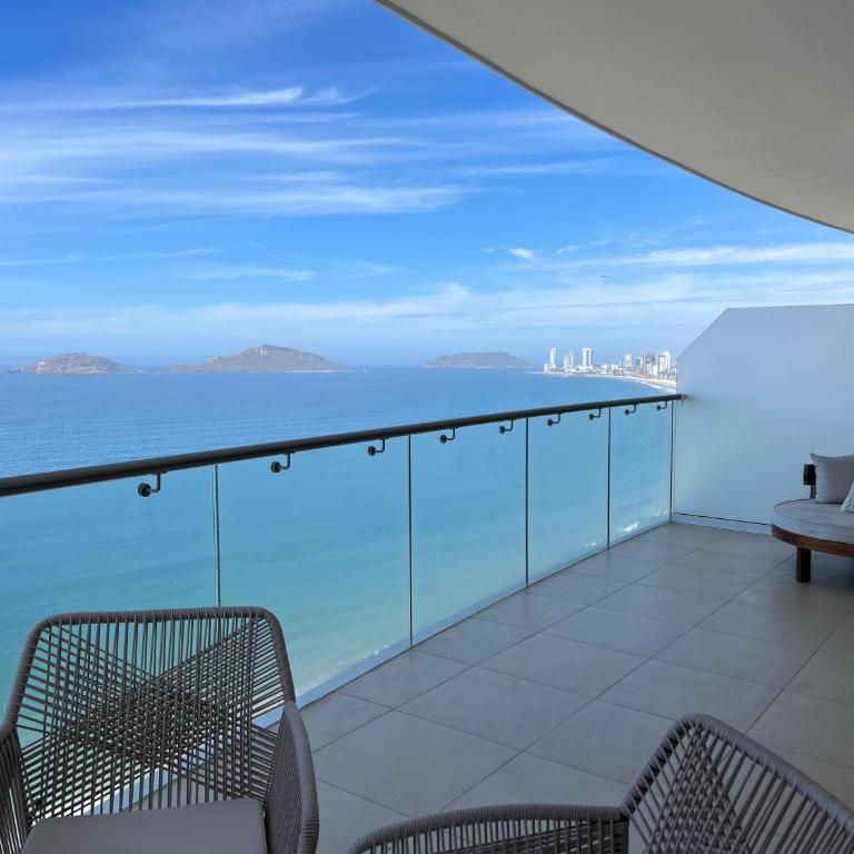Sunset View Condo - Two-Bedroom Apartment - 5