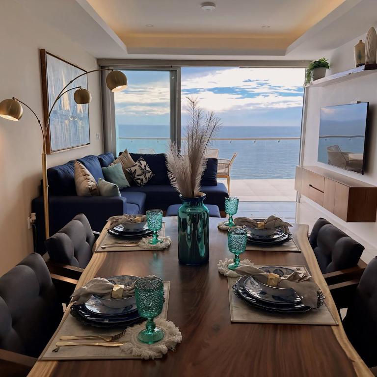 Sunset View Condo - Two-Bedroom Apartment - 10