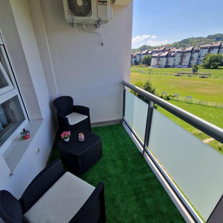 Apartmani Stan na dan 34 - Apartman sa 2 Spavaće Sobe i Balkonom - 9