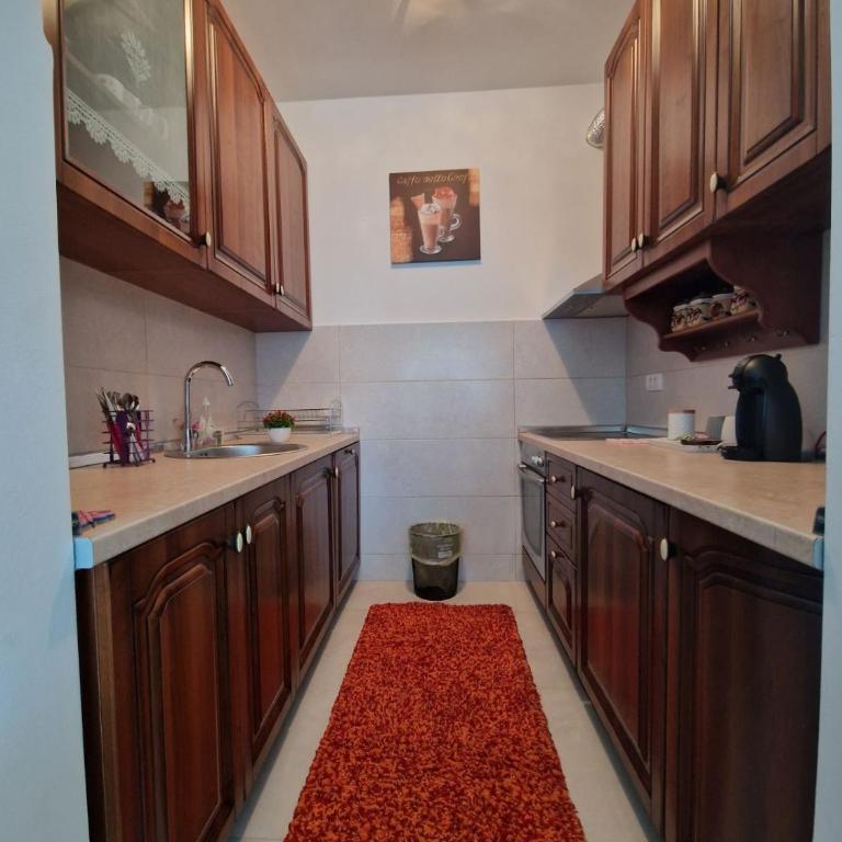 Apartmani Stan na dan 34 - Apartman sa 2 Spavaće Sobe i Balkonom - 16