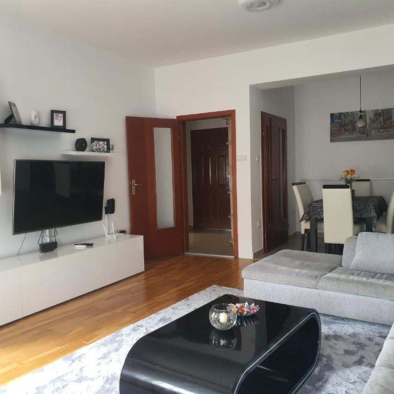 Iva Lux stan na dan - One-Bedroom Apartment - 3