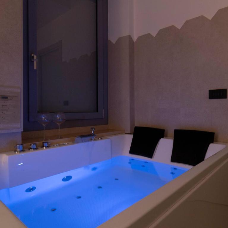 Sardinian Days - Suites & Rooms - King Room with Spa Bath - 26