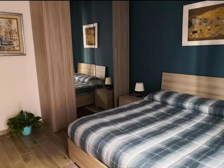 Trinità City Centre - locazione turistica affitto breve - Three-Bedroom Apartment - 88
