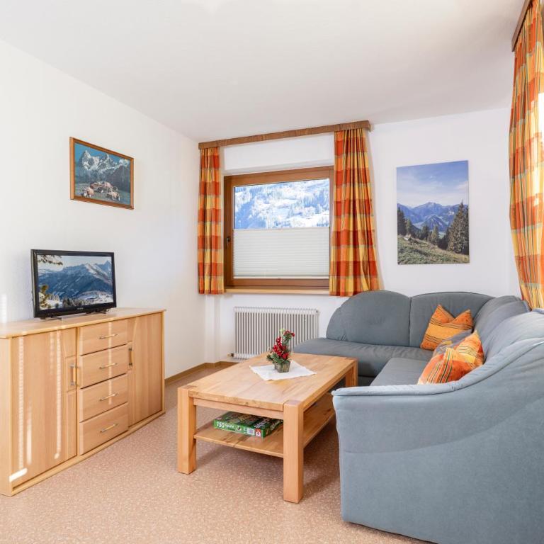 Lippnerhof - Three-Bedroom Apartment with Shower - 8