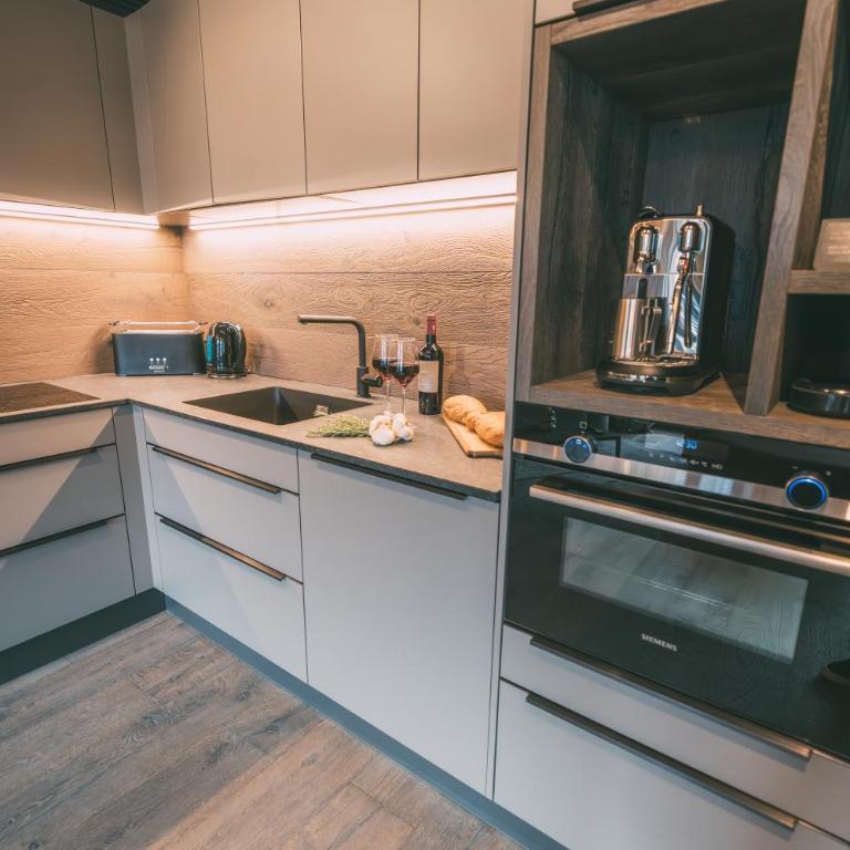 LIVALPIN 2Enjoy - with private Sauna - Two-Bedroom Apartment with Sauna, Balcony and Mountain View - 23