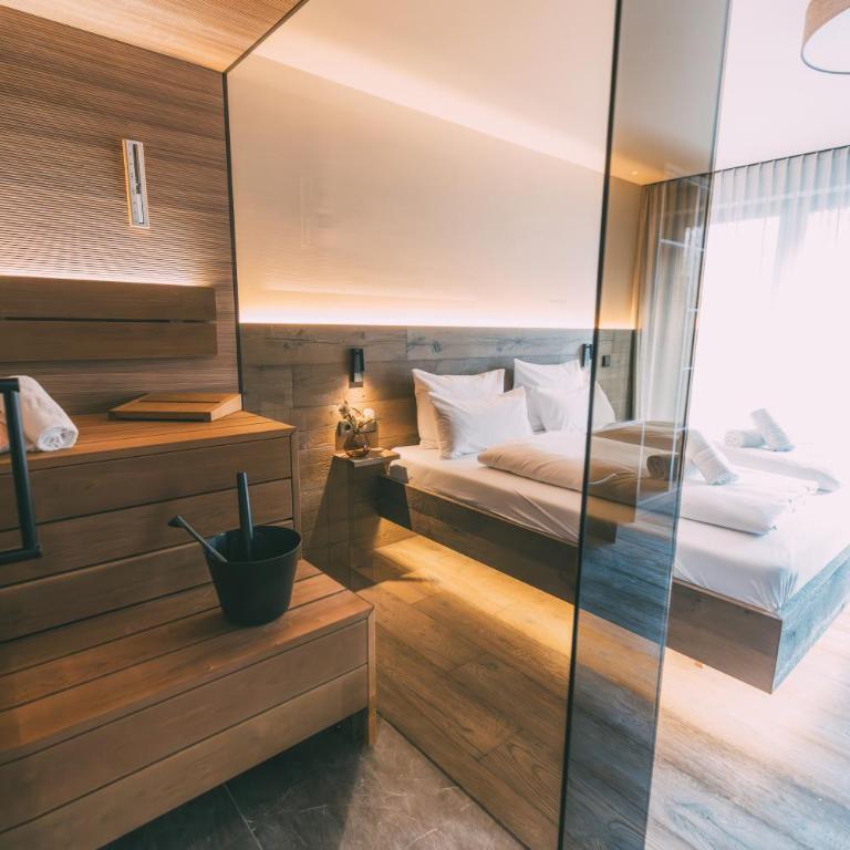 LIVALPIN 2Enjoy - with private Sauna - Two-Bedroom Apartment with Sauna, Balcony and Mountain View - 2