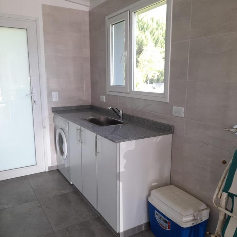 casa alquiler Pinamar, barrio nayades - Three-Bedroom House - 5