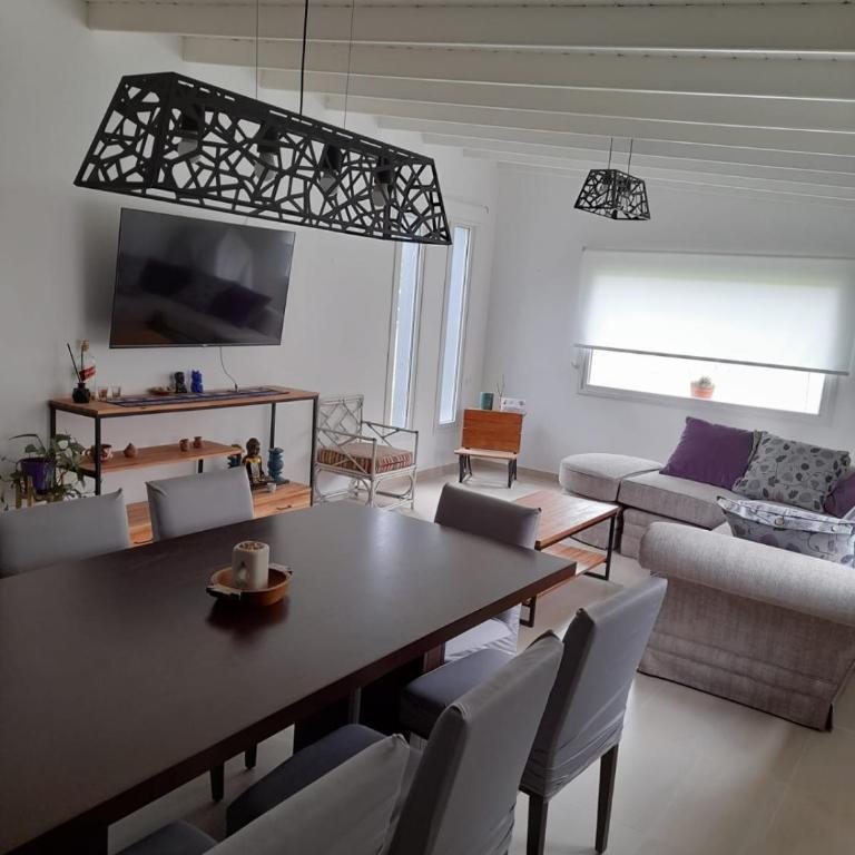 casa alquiler Pinamar, barrio nayades - Three-Bedroom House - 12