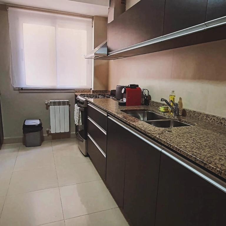 Departamento Caseros Centro - Apartamento Deluxe de 2 dormitorios con balcón - 2