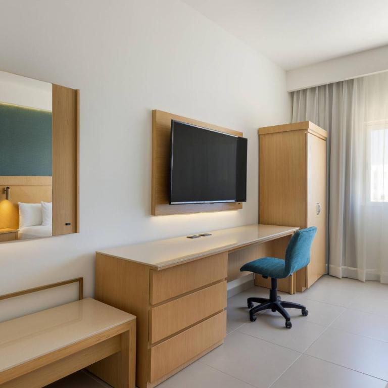 Courtyard by Marriott Cancun Airport - Standard Room with Two Double Beds and Airport Transfer - 2