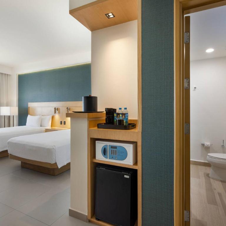 Courtyard by Marriott Cancun Airport - Standard Room with Two Double Beds and Airport Transfer - 3