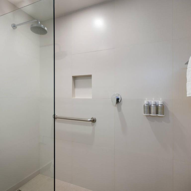 Courtyard by Marriott Cancun Airport - King Room with Airport Transfer - 5