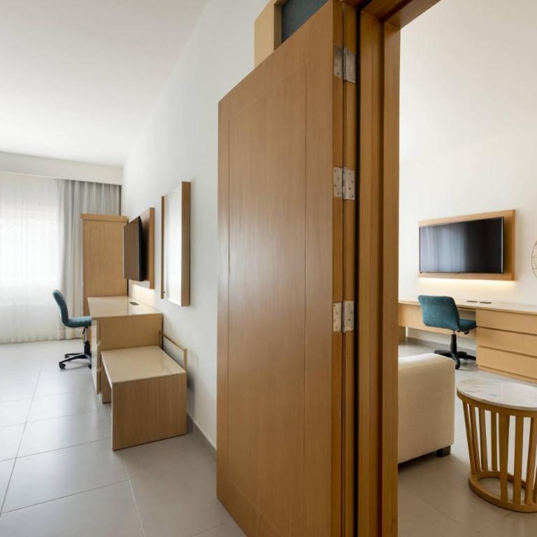 Courtyard by Marriott Cancun Airport - Junior Suite with Airport Transfer - 3