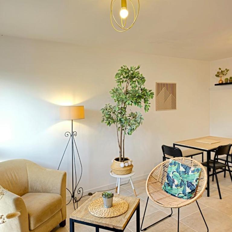 Les chambres de Sandrine avec dans un appartement en collocation - Chambre Double avec Salle de Bains Privative - 5